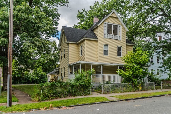 Building Photo - 108-110 Northampton Ave