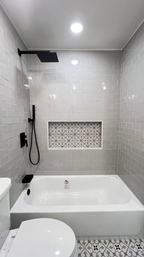 Building Photo - Beautifully Remodeled 1 Bedroom Condo in O...