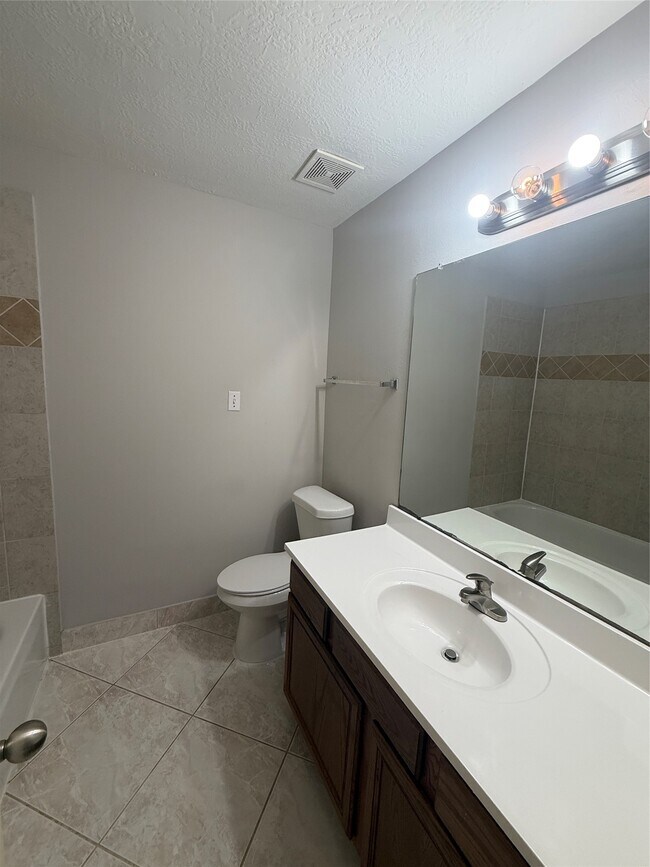 Building Photo - 4163 Surreydon Dr