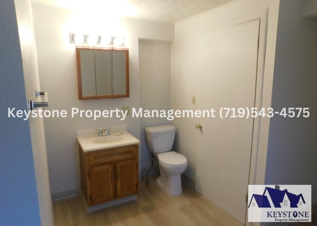 Building Photo - Charming 2 Bedroom/1 Bath House on Large Lot  $1250/$1250