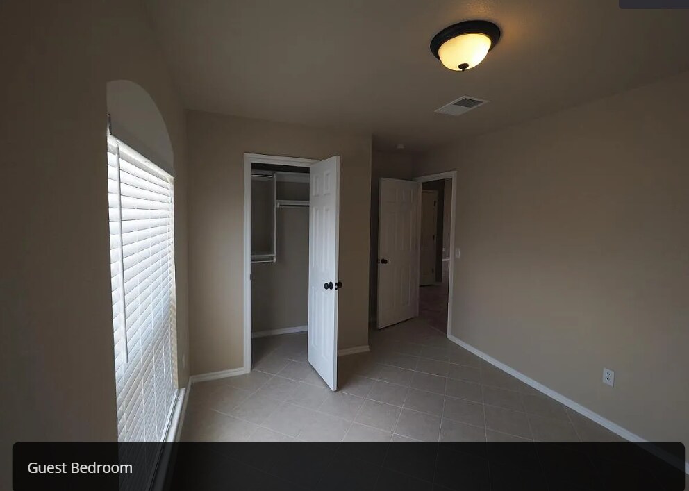 Building Photo - 233 Tecumseh Meadows Dr