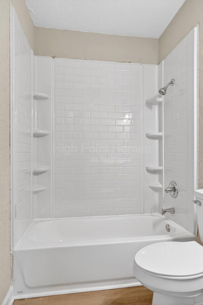 Building Photo - 437 Carver Ln