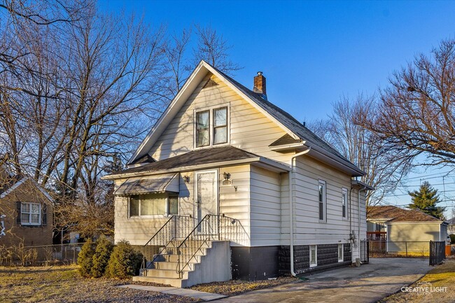 Primary Photo - 16118 Woodlawn W Ave