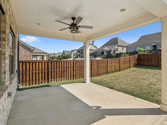 Building Photo - Fabulous 5BR Home in Thompsons Station