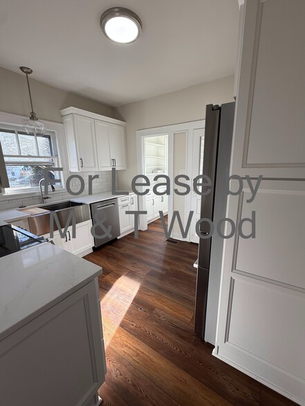 Building Photo - 3915 Old Buckingham Rd.