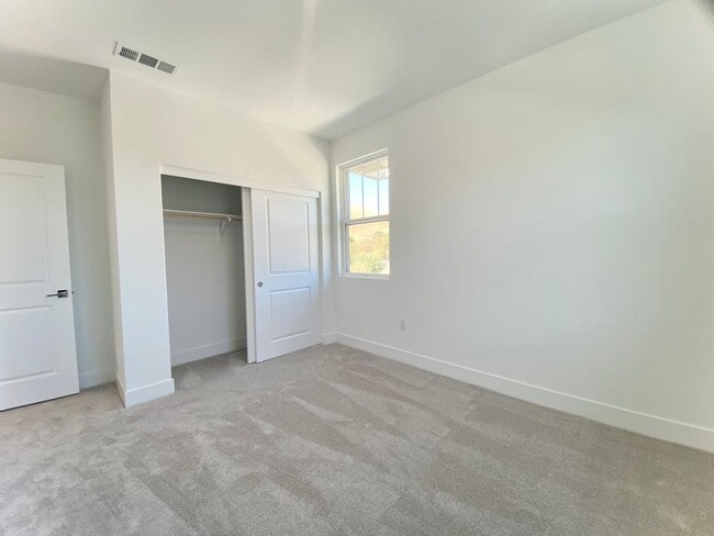 Building Photo - Gorgeous Townhome in Fremont's Niles Neigh...