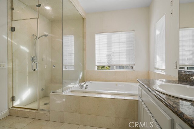 Building Photo - 527 S 5th Ave