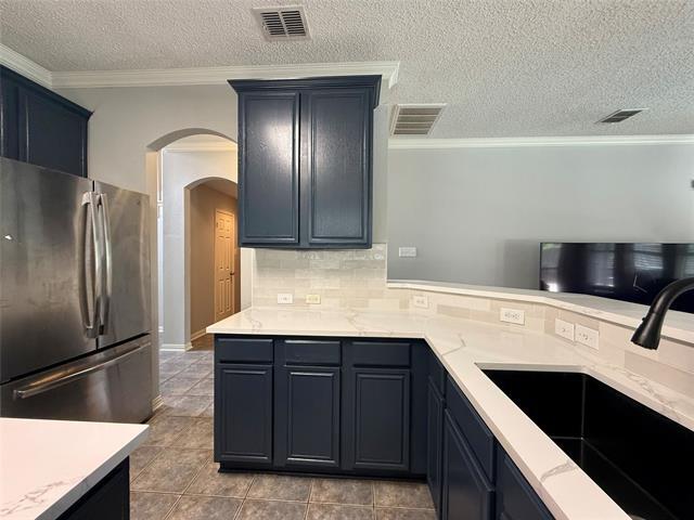 Building Photo - 9503 Saddle Dr
