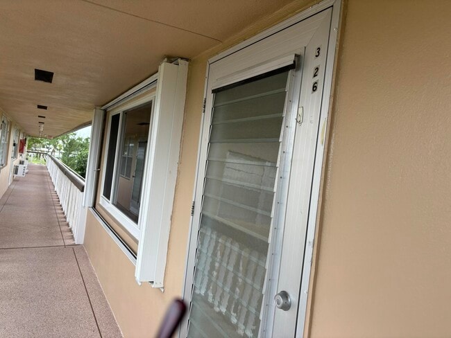 Building Photo - 326 Andover E