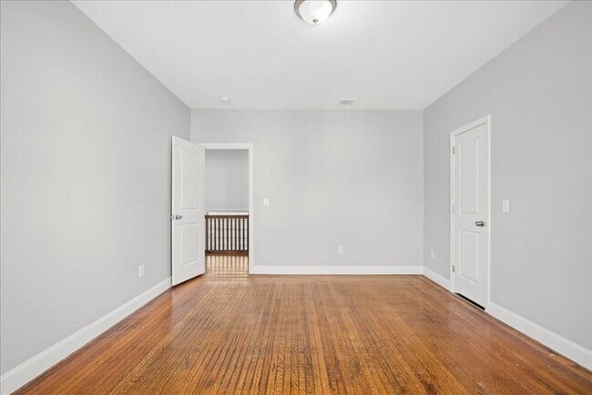 Building Photo - 480 White St