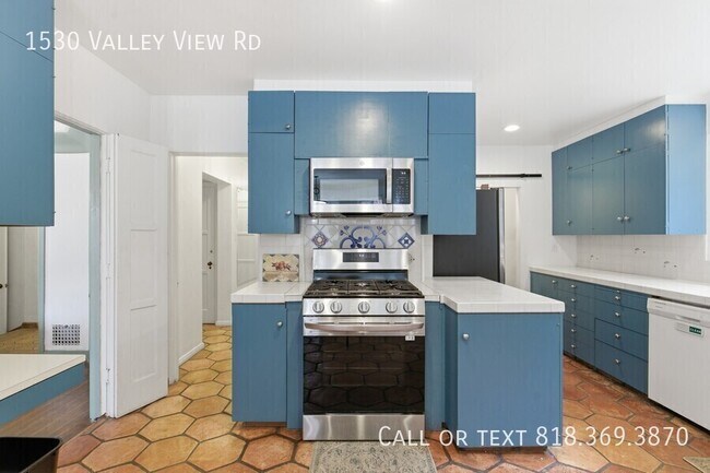 Building Photo - 1530 Valley View Rd