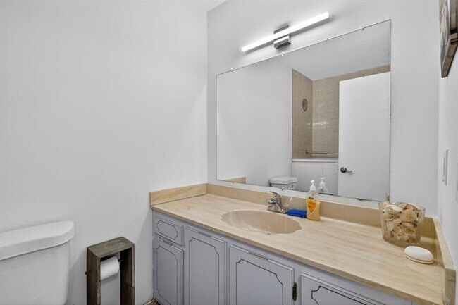 Building Photo - 448 Franconia Cir