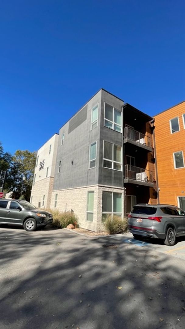 Building Photo - 1 bedroom 1 bath in SLC!