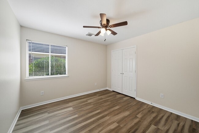 Building Photo - 1735 Riane Ln