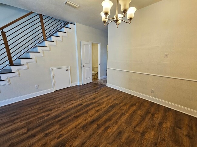 Building Photo - 216 Samuel Blvd