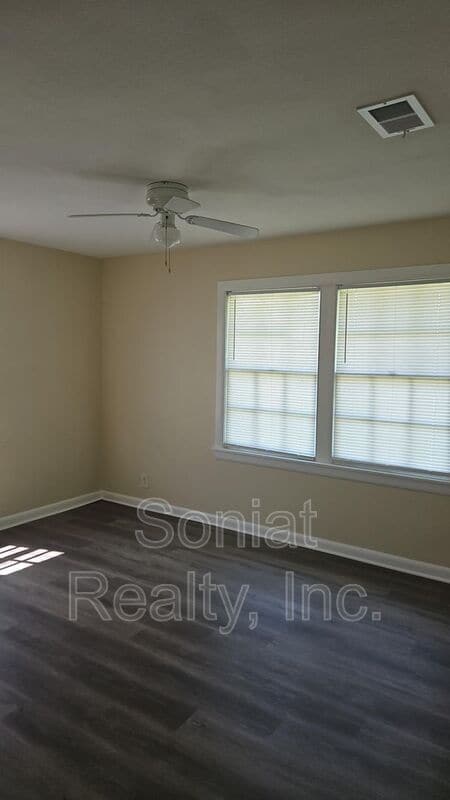 Building Photo - 9300 Hayne Blvd