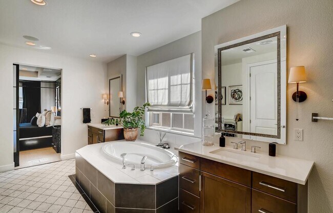 Building Photo - Executive & Modern 5BR/4BA Luxury Home. MO...