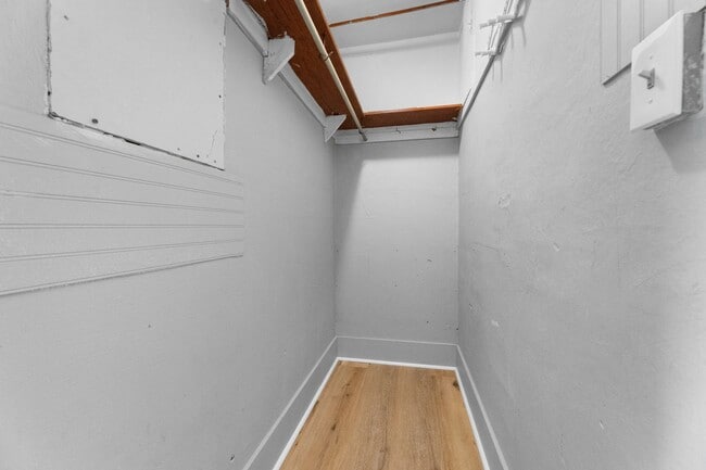 Building Photo - 2 Bed, 2 Bath Home – Prime Location Near F...