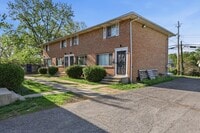 Building Photo - 1759 Lonsdale Rd