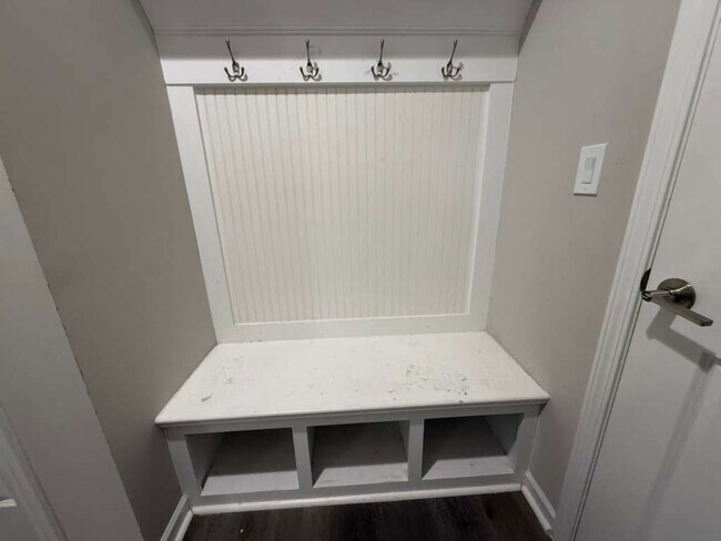 Building Photo - 128 Reids Cv Dr