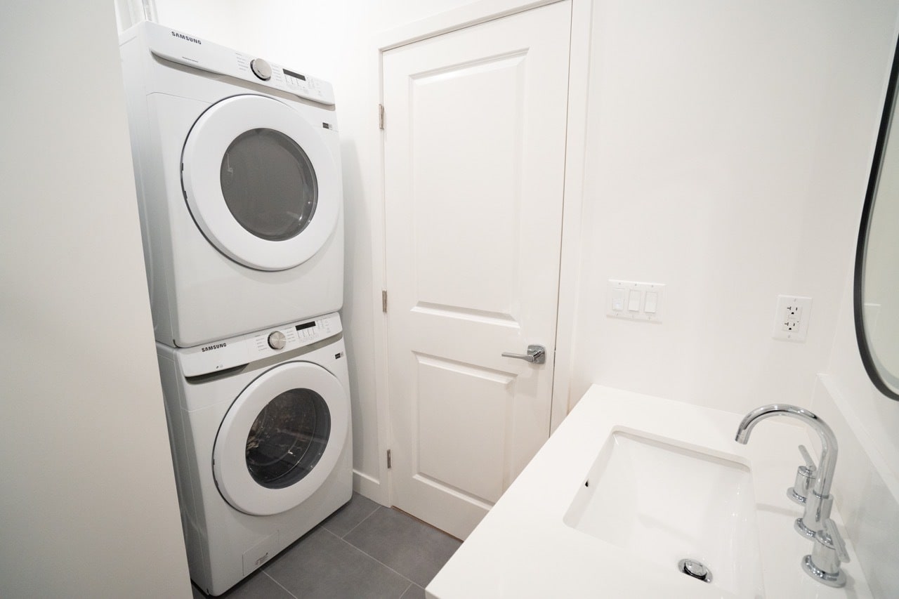 Building Photo - 4124 W Ave 42