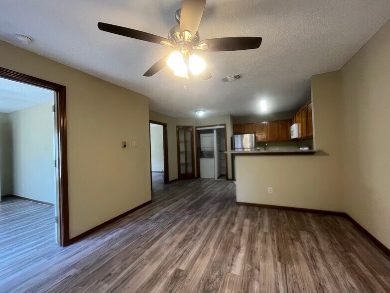 Building Photo - 6108 Abrams Rd