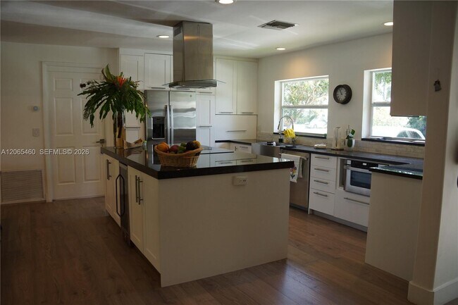 Building Photo - 1251 SW 11th Terrace