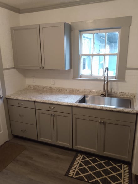 Building Photo - 17-17 W 5th St