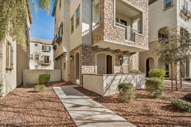Building Photo - 2658 S Harmony Ave