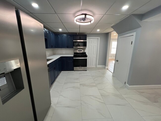 Building Photo - 452 Salem St