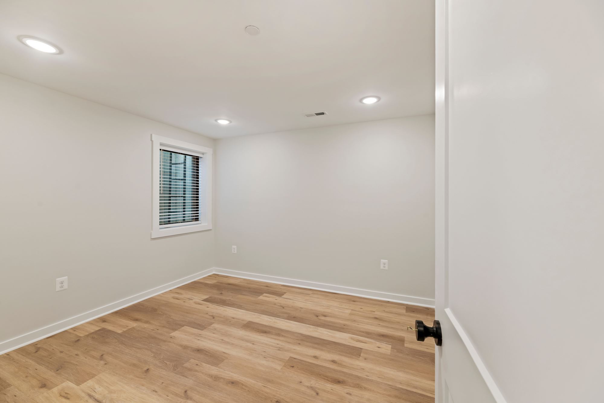 Building Photo - 423 Quincy St NW