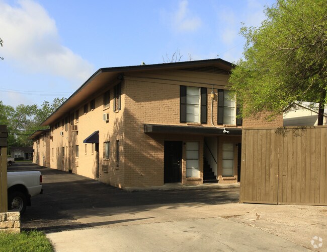 Guadalpe Plaza 5300 Guadalupe St Austin TX 78751 Apartment Finder