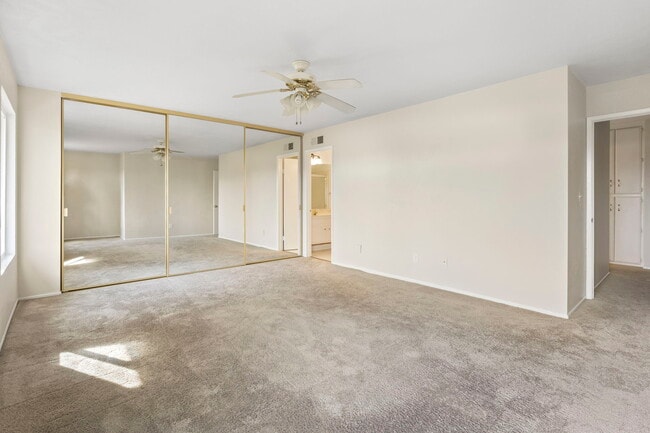 Building Photo - 1063 Las Rosas Ct