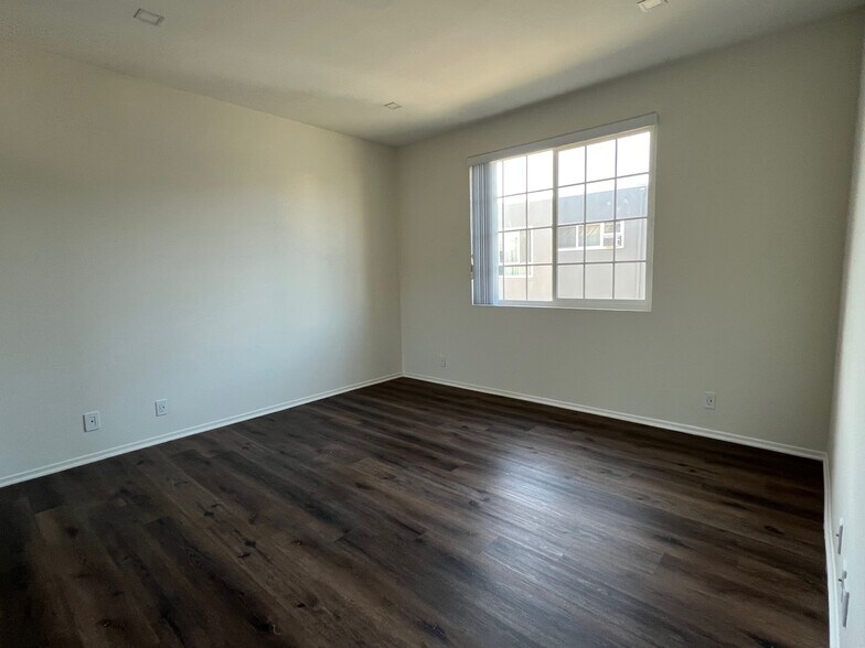 Building Photo - 3822 Bentley Ave