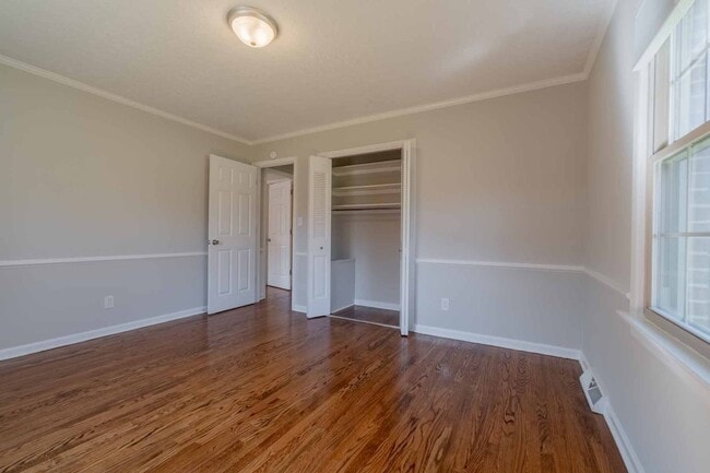 Building Photo - 123 Temple Cir