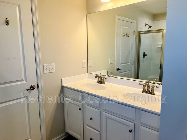 Building Photo - 176 Boxwood Ln