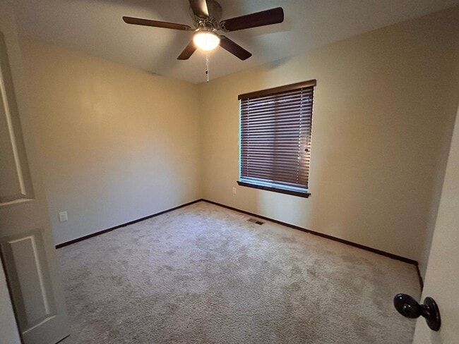 Building Photo - Beautiful 4 Bed 2 Bath Home