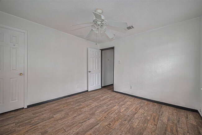 Building Photo - 423 Gammon Dr