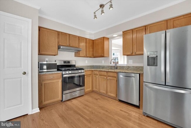 Primary Photo - 908 Smartts Ln NE