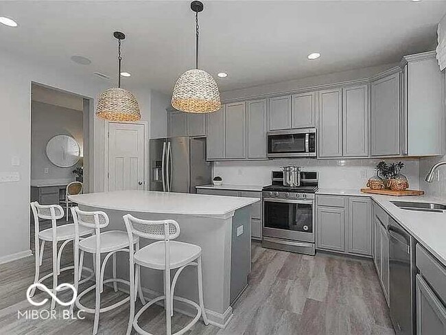 Building Photo - 4957 Oak Hl Dr
