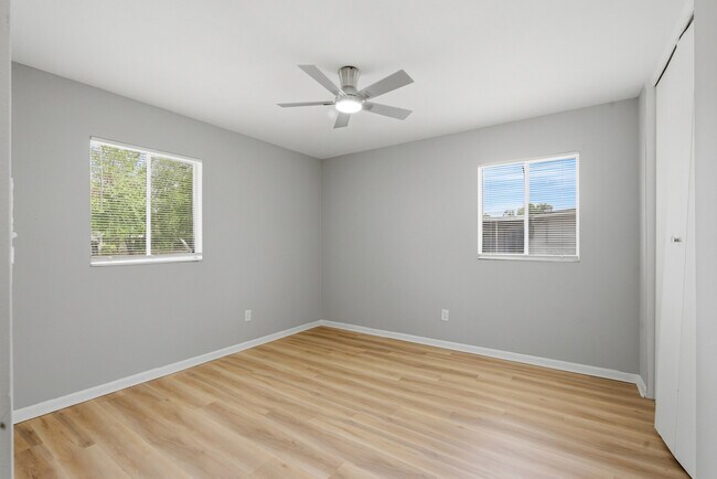 Building Photo - 2505 Lourdes Dr W