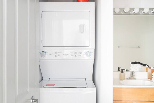 Building Photo - 132 N Jefferson St