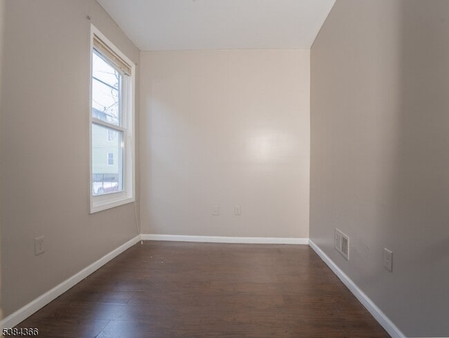 Building Photo - 296 N Clinton St