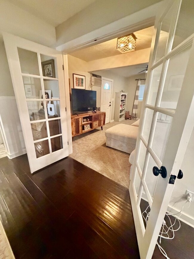 Building Photo - Gorgeous 4 Bedroom Home!!