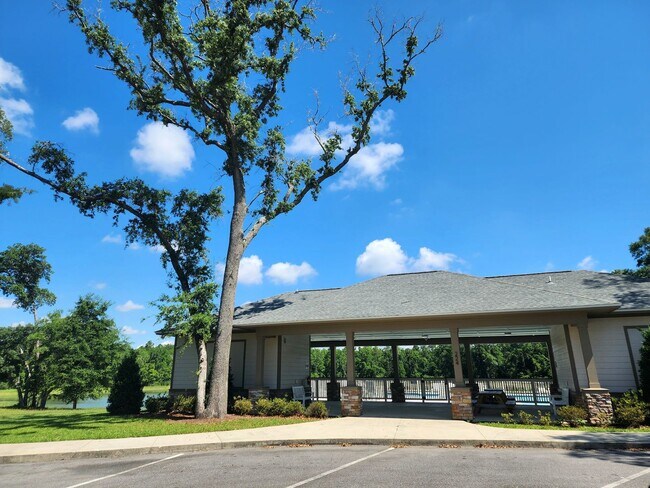 Building Photo - 7020 Abigail St