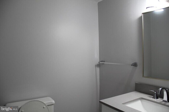 Building Photo - 3360 Woodburn Rd