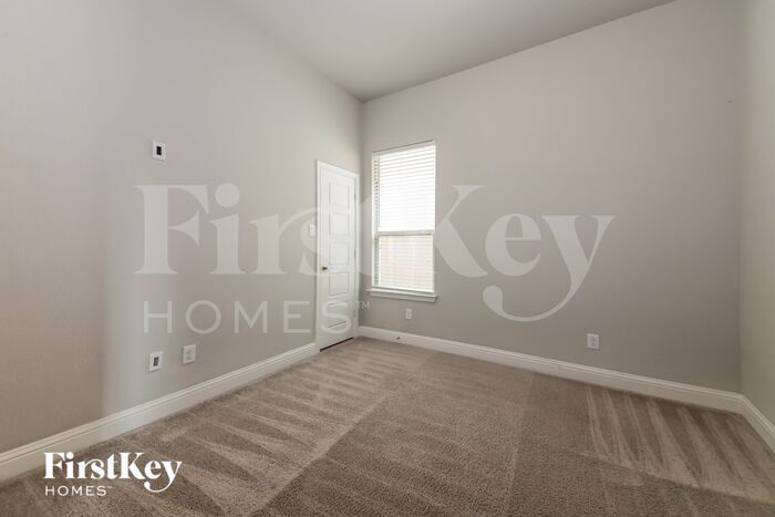 Building Photo - 111 Balsam Dr