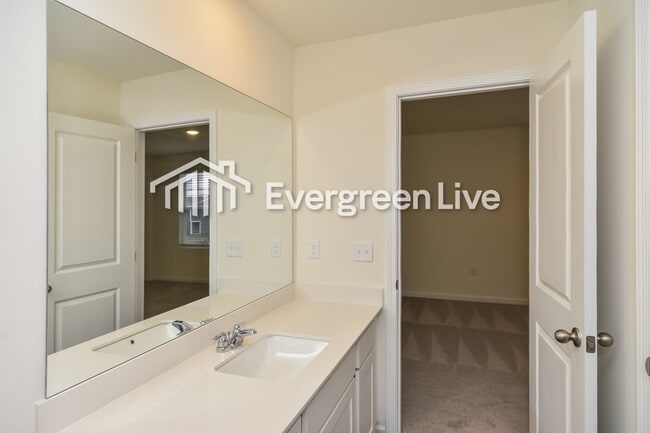 Building Photo - 157 Snowdrop Ave