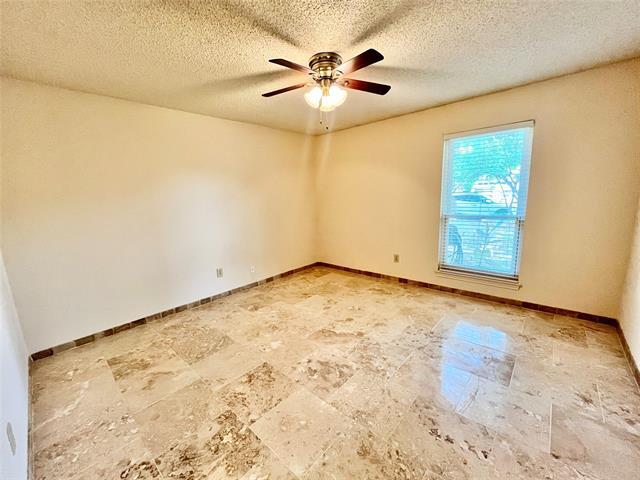 Building Photo - 3904 Woodbury Ct