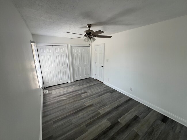 Building Photo - 48 Fox Run Ln